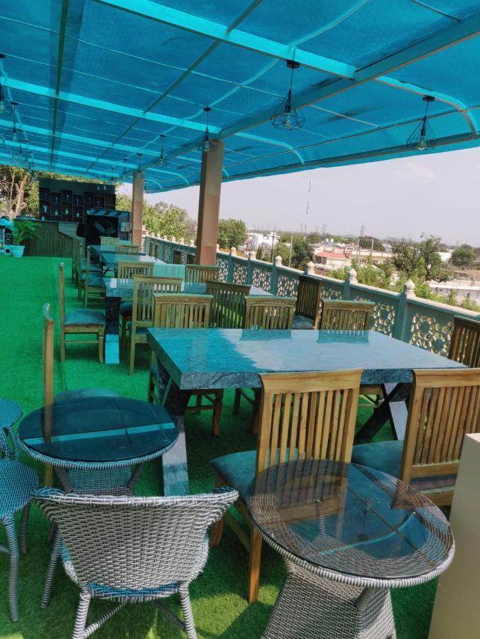 Hotel Virasat By Bookingcare Chhatarpur Exteriör bild