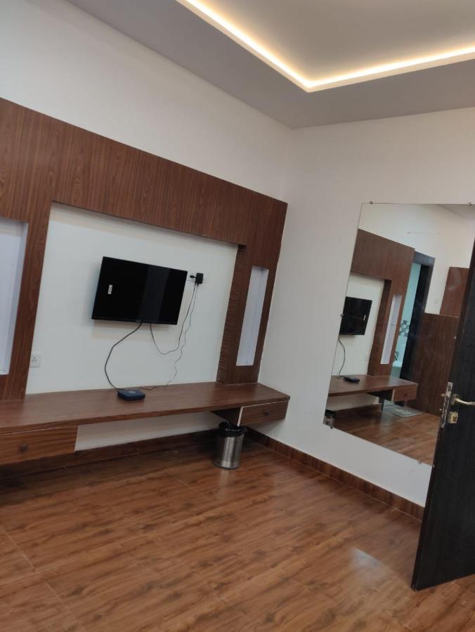 Hotel Virasat By Bookingcare Chhatarpur Exteriör bild