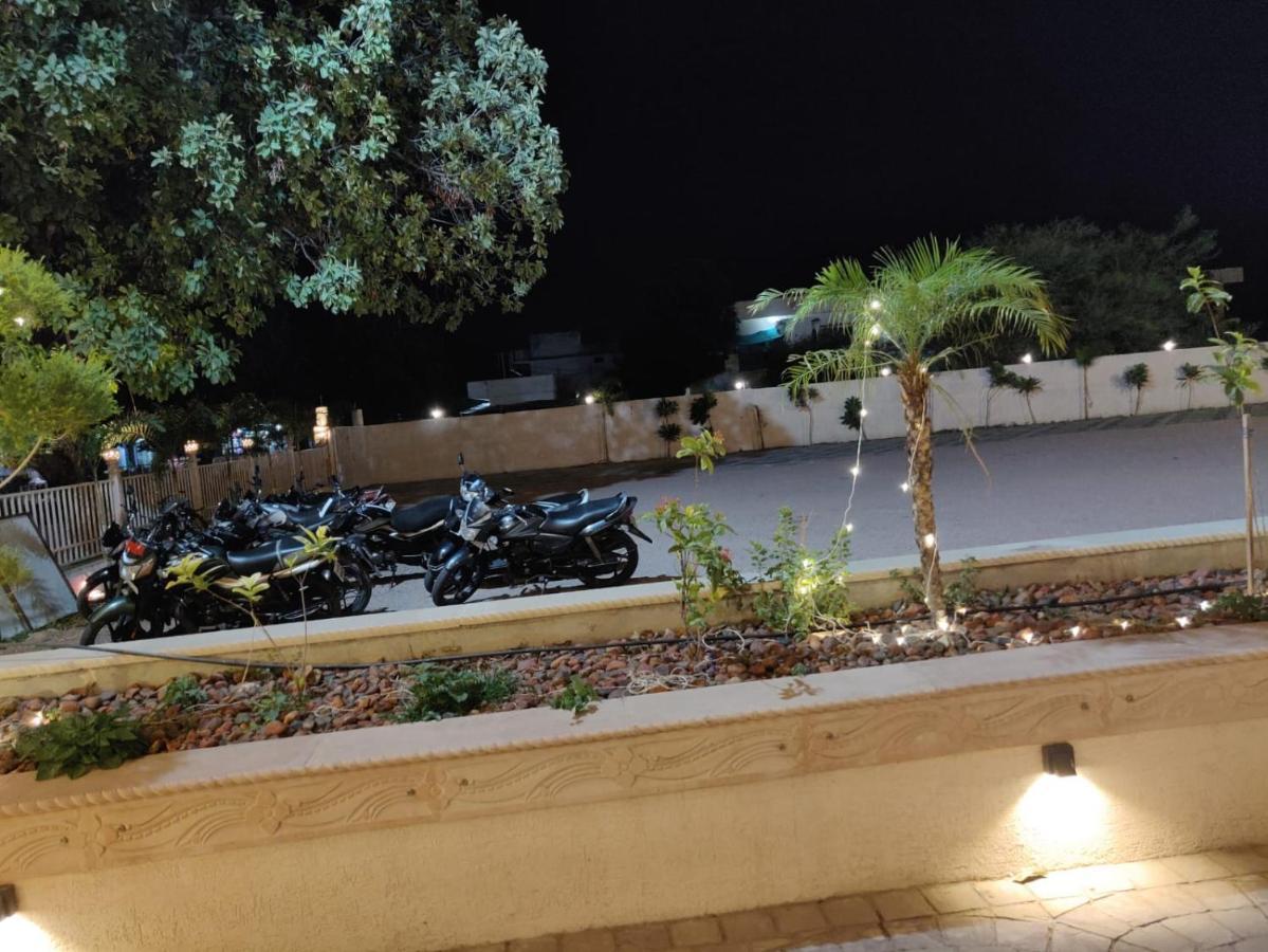 Hotel Virasat By Bookingcare Chhatarpur Exteriör bild