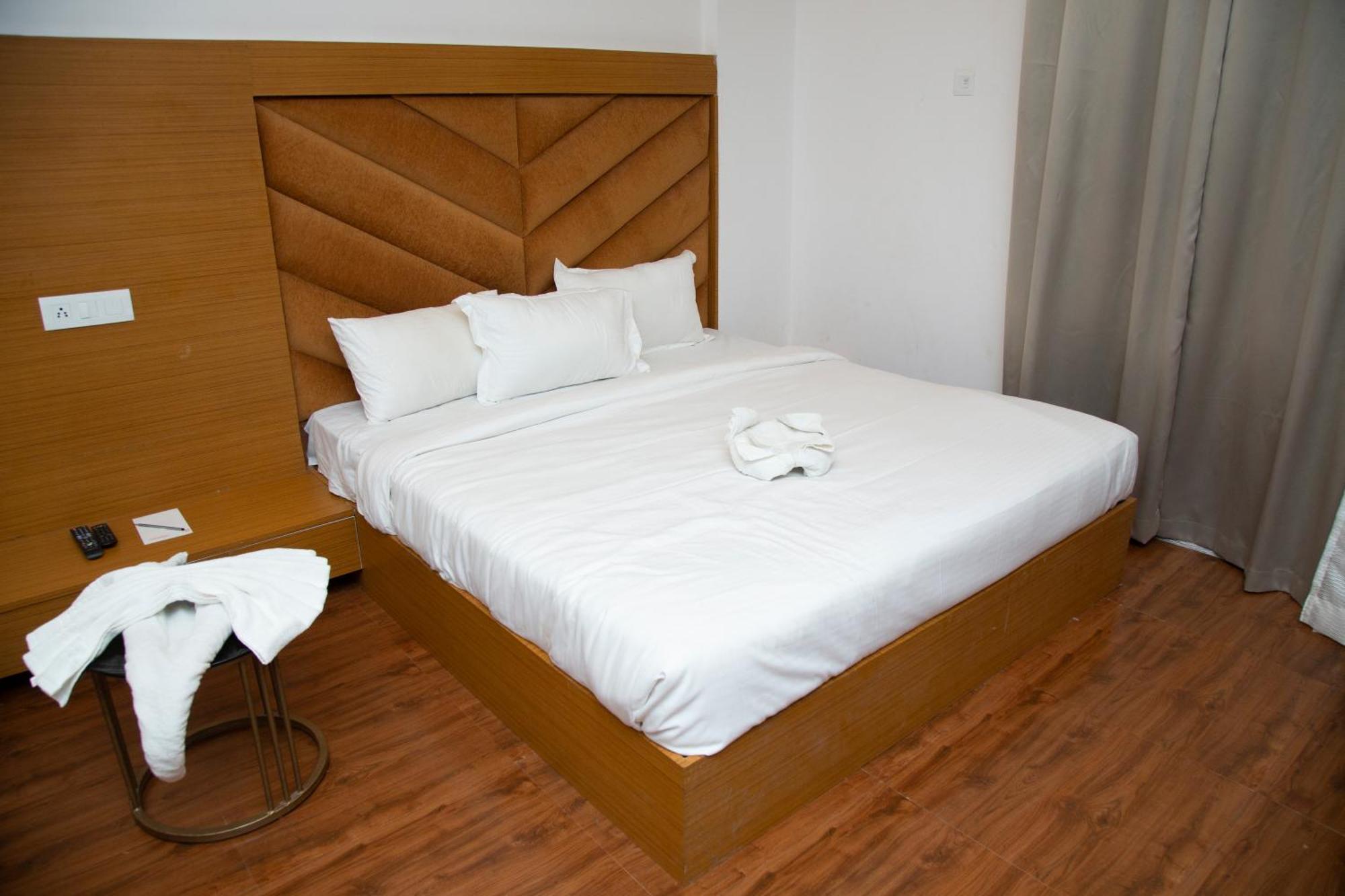 Hotel Virasat By Bookingcare Chhatarpur Exteriör bild