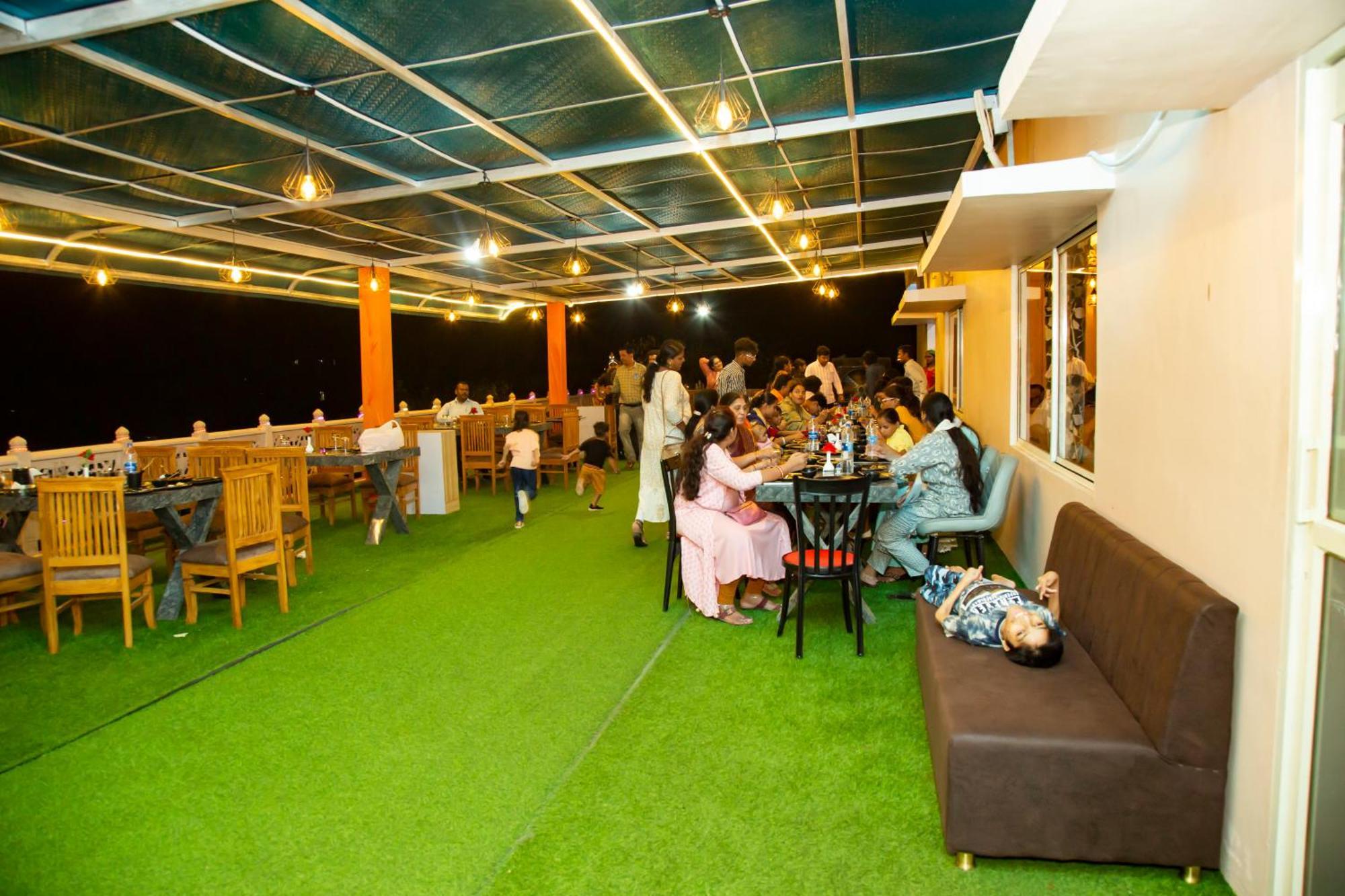 Hotel Virasat By Bookingcare Chhatarpur Exteriör bild